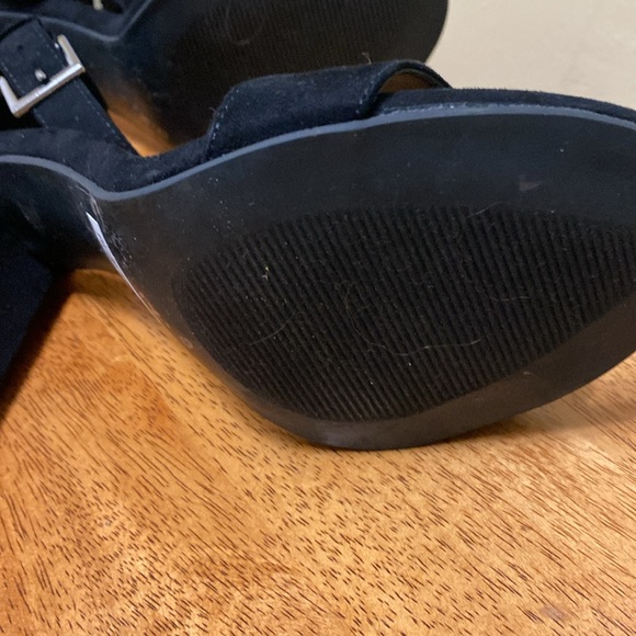 Torrid ankle strap Size 11 W sandals with 4 inch heels. Black Suede. New no tag - Picture 5 of 6